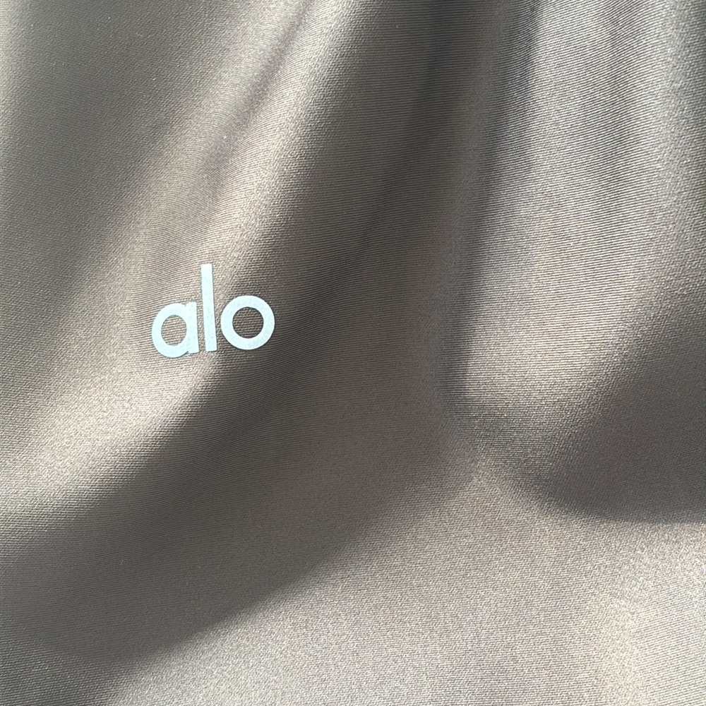 ALO Yoga Espresso Airlight High Waisted Leggings, NWT, use for Yoga & workout - Picture 11 of 11